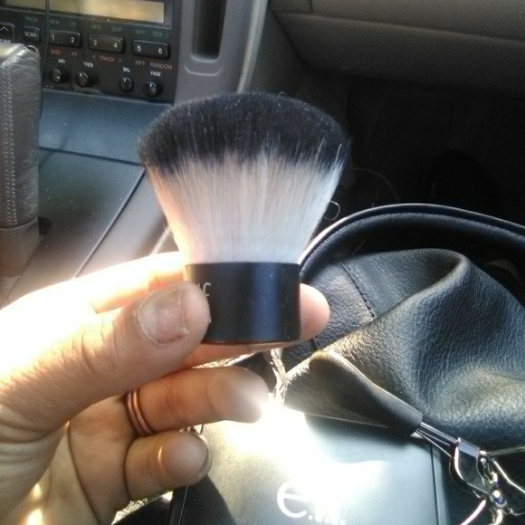 Meet your Posher, Nicole - Picture 1 of 1